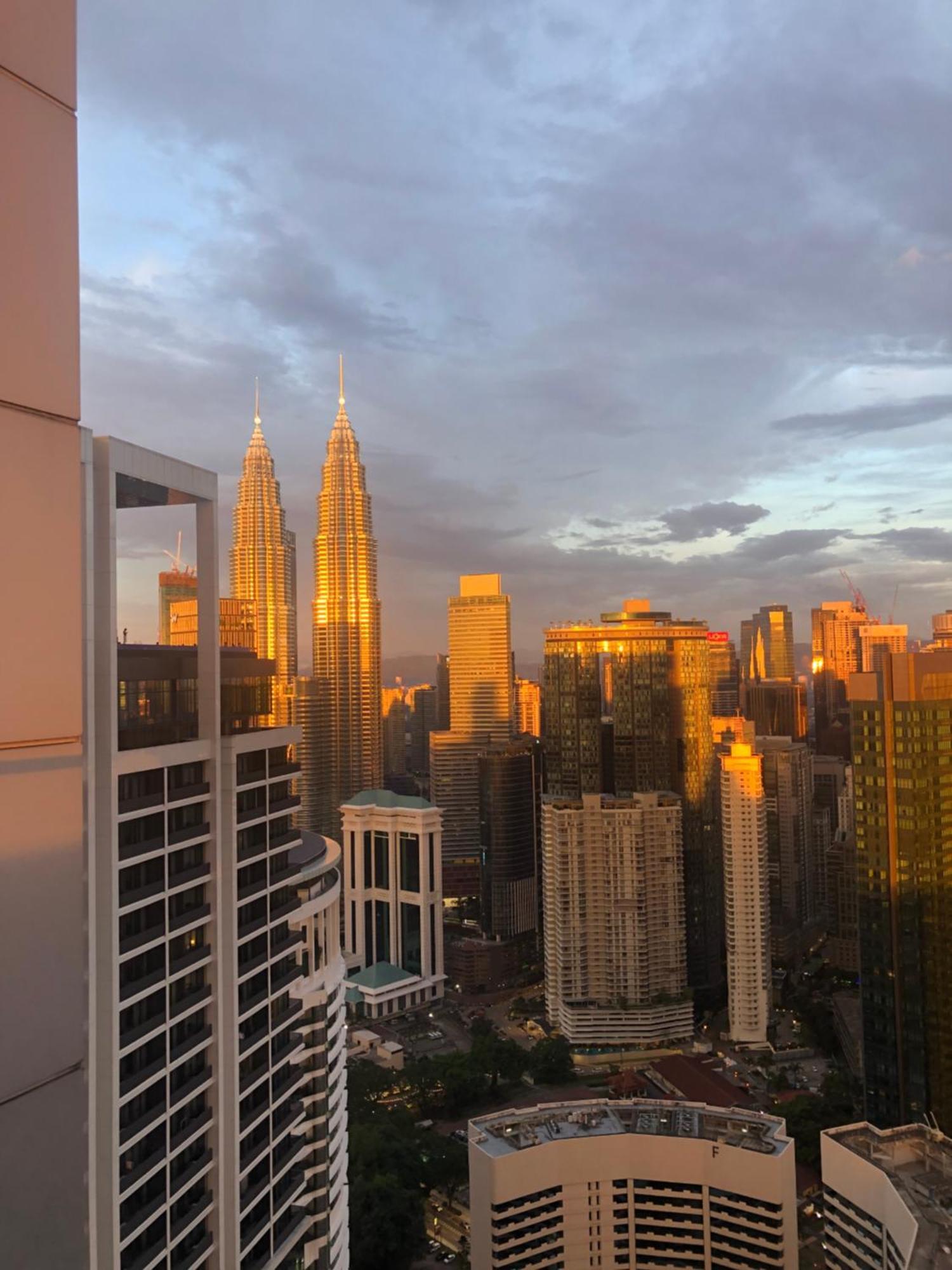 Amazing Pool By Platinum Suites Klcc Kuala Lumpur Luaran gambar